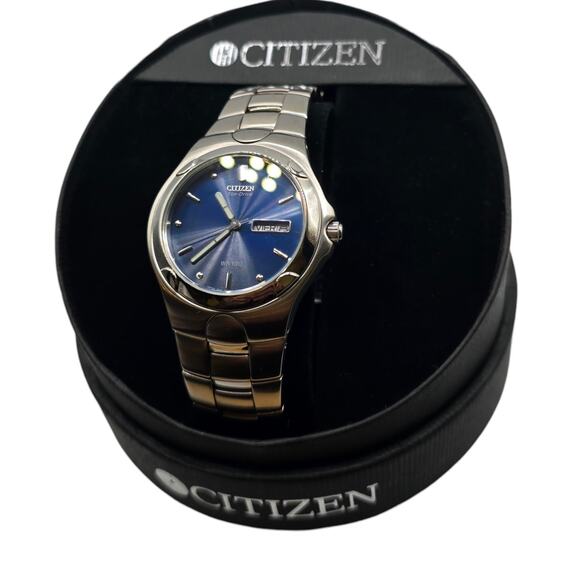 Spanish Date New Citizen Eco-Drive Watch Men Blue Dial E101-K17535 No Manual - Picture 14 of 16